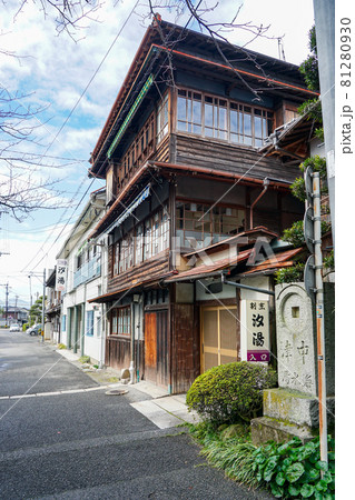 中津市のレトロな町並み（大分県中津市） 81280930