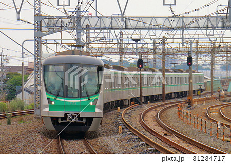 東京メトロ千代田線　16000系2次車　金町駅 81284717