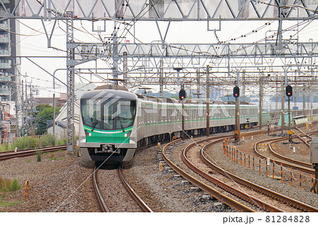 東京メトロ千代田線 16000系2次車 金町駅 東京メトロ千代田線 16000系2次車 金町駅 81284828