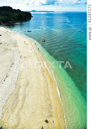 瀬底島のビーチから眺めるアンチ浜の絶景 瀬底島のビーチから眺めるアンチ浜の絶景 81287171