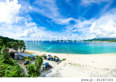瀬底島のビーチから眺めるアンチ浜の絶景 81287183