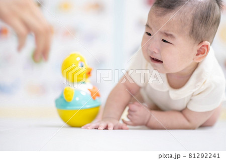 赤ちゃん 子供 と悲しい 81292241