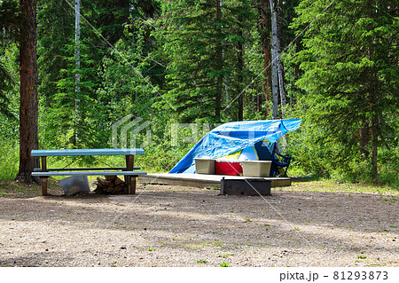 A clean campsite and items stowed away for the daytime 81293873