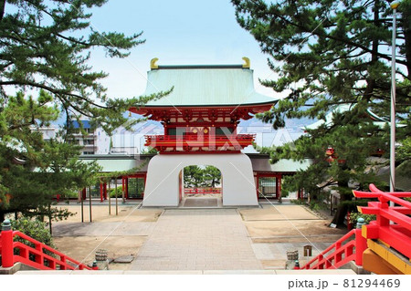 下関市の赤間神宮水天門 下関市の赤間神宮水天門 81294469