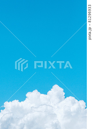 爽やかな夏の青空 81296933