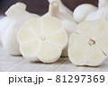 輪切りニンニク 81297369