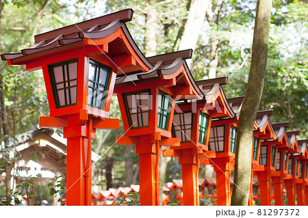 灯篭（椿大神社）の写真素材 [81297372] - PIXTA