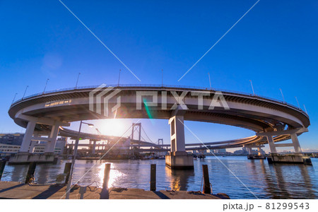 東京　日の出　レインボーブリッジ　 81299543