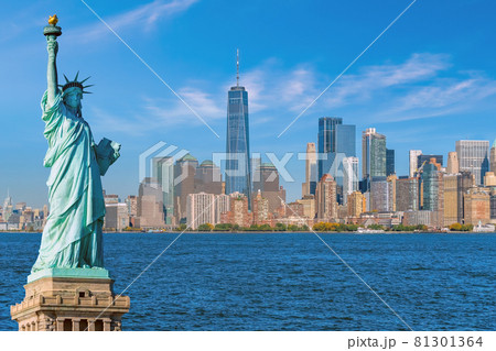 The Statue of Liberty with Manhattan city skyline The Statue of Liberty with Manhattan city skyline 81301364