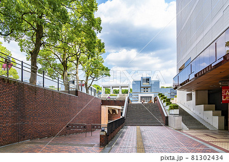 東京都 綺麗に整備された多摩センター駅周辺の街並みの写真素材