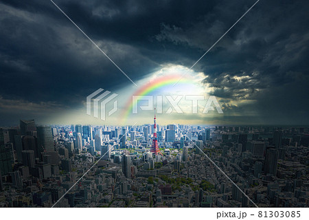光の射す東京都市風景 81303085