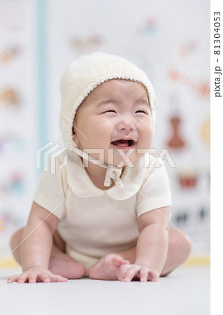 赤ちゃん 座る 帽子 81304053