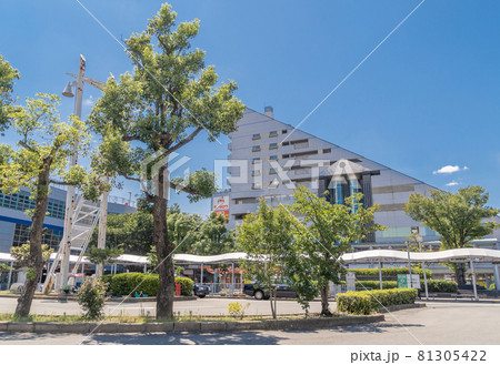 駅前風景　出屋敷駅 81305422