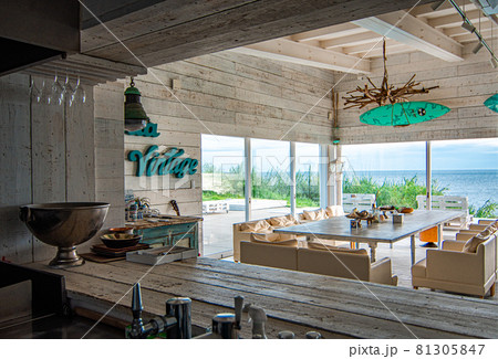 おしゃれで開放的なリゾート空間の別荘 81305847