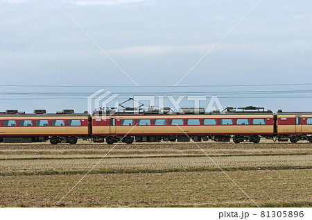 北陸本線　美川ー加賀笠間　JR西日本　485系　A02編成　⑧　モハ484-232（京都）　山側 81305896