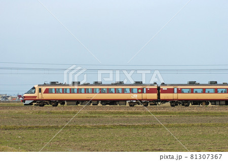 北陸本線　美川ー加賀笠間　JR西日本　485系　A05編成　①　クロ481-2005（京都）　山側 81307367