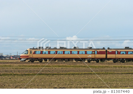 北陸本線　美川ー加賀笠間　JR西日本　485系　A06編成　①　クロ481-2101（京都）　山側 81307440