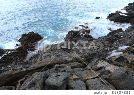 海岸 洞窟 海 81307881