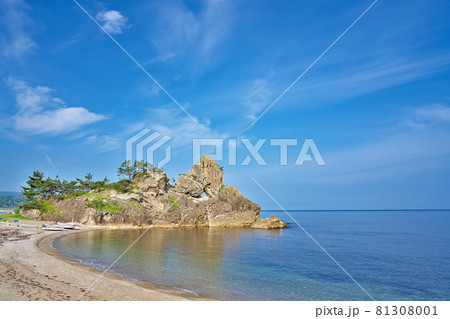 【曽々木海岸 窓岩】 石川県輪島市町野町 【曽々木海岸 窓岩】 石川県輪島市町野町 81308001