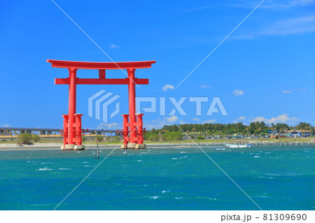 【静岡県】晴天下の弁天島海浜公園 【静岡県】晴天下の弁天島海浜公園 81309690