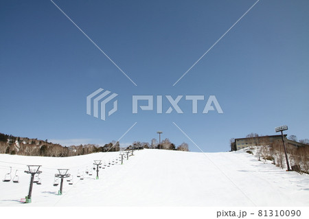 万座温泉スキー場ゲレンデリフト風景 81310090