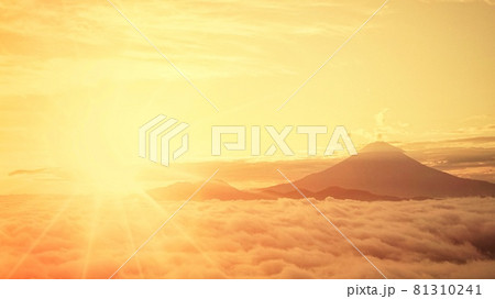 朝日を浴びる富士山のイラストのイラスト素材