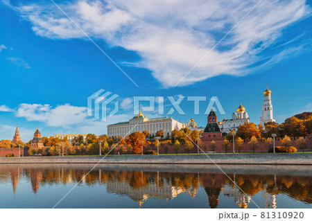 Moscow Russia, city skyline at Kremlin Palace and Moscow River with autumn foliage season 81310920