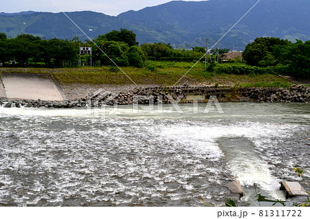 朝倉市の歴史的農業遺産「山田堰」 江戸時代に作られ現存する井堰 朝倉市の歴史的農業遺産「山田堰」 江戸時代に作られ現存する井堰 81311722