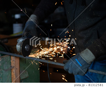 welding work hands of worker welding work hands of worker 81312581