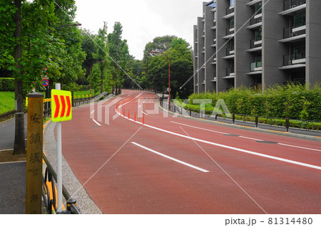 8月　港区553安鎮坂と赤坂御所･東京都道414号四谷角筈線 81314480