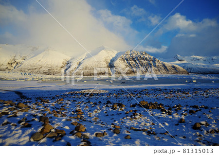 アイスランド　氷河の絶景　フカフタフェットル国立公園　ヴァトナヨークトル氷河 81315013