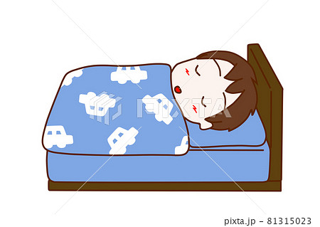 ベッドでぐっすりスヤスヤと眠る少年 81315023