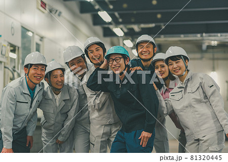 派遣労働者たち 派遣労働者たち 81320445