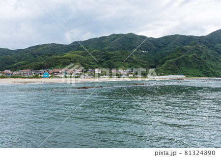 島根半島四十二浦　18　古浦の海と街　 81324890