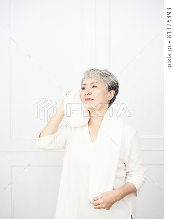 女性 女の人 女 81325893