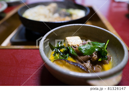 高級和牛のすき焼き 高級和牛のすき焼き 81326147