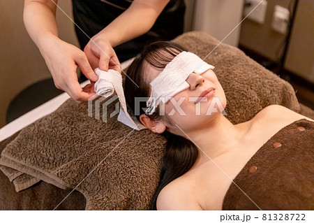 手術の術後（美容外科・眼科） 81328722