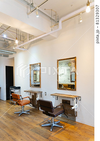 美容室　美容院　髪型　美容師　理容室　店舗 81329307