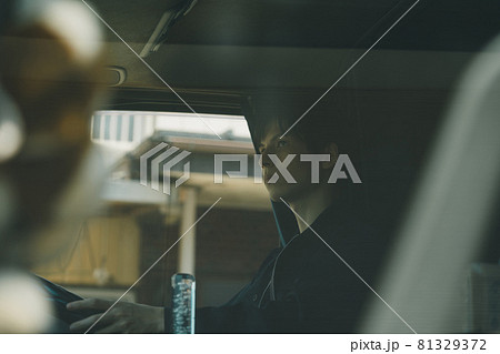 トラックドライバー 81329372