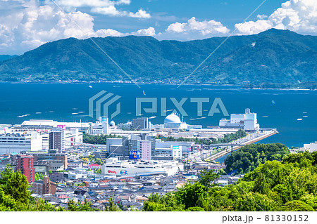 《広島県》瀬戸内海と夏の空・廿日市の海岸線 《広島県》瀬戸内海と夏の空・廿日市の海岸線 81330152