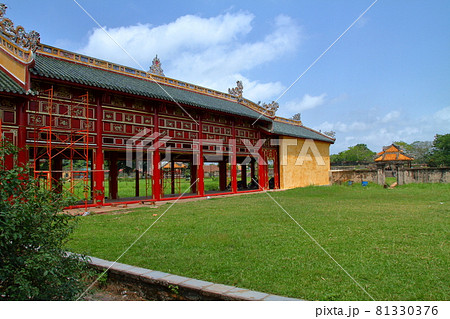 ベトナム中部の世界遺産の街フエ 阮朝王宮内の景色 ベトナム中部の世界遺産の街フエ 阮朝王宮内の景色 81330376