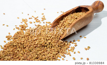 フェネグリークシードまたはフェヌグリークシード（Fenugreek）別名：胡盧巴（ころは）、メッチ、 81330984