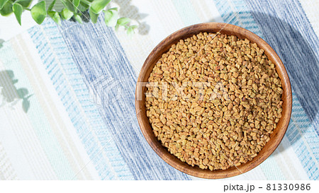 フェネグリークシードまたはフェヌグリークシード（Fenugreek）別名：胡盧巴（ころは）、メッチ、 81330986