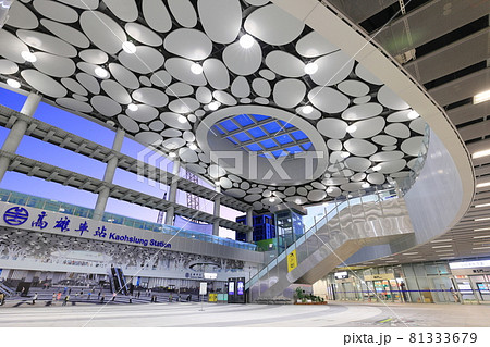 鉄道駅 鉄道駅舎 電車の駅 81333679