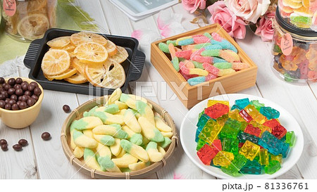 お菓子 キャンディー 砂糖菓子 81336761