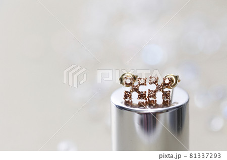 ダイヤモンド リング 金の 81337293