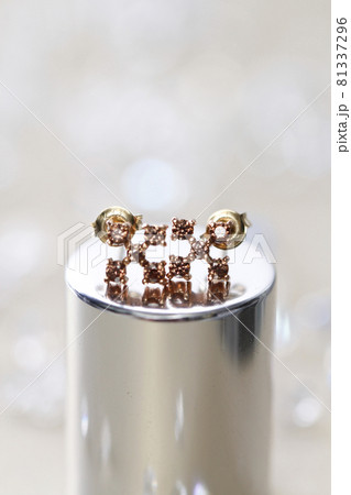 ダイヤモンド リング 金の 81337296