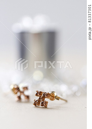 リング アクセサリー 宝石 81337301