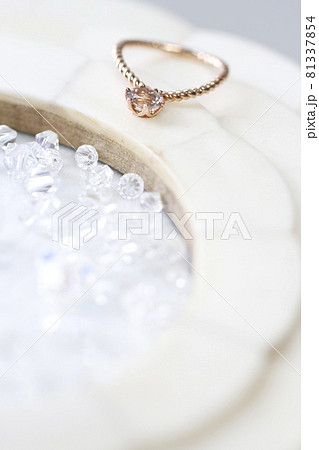 ダイヤモンド リング 宝石 81337854