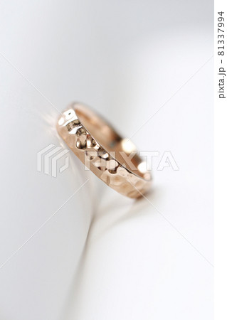 ダイヤモンド リング 金の 81337994